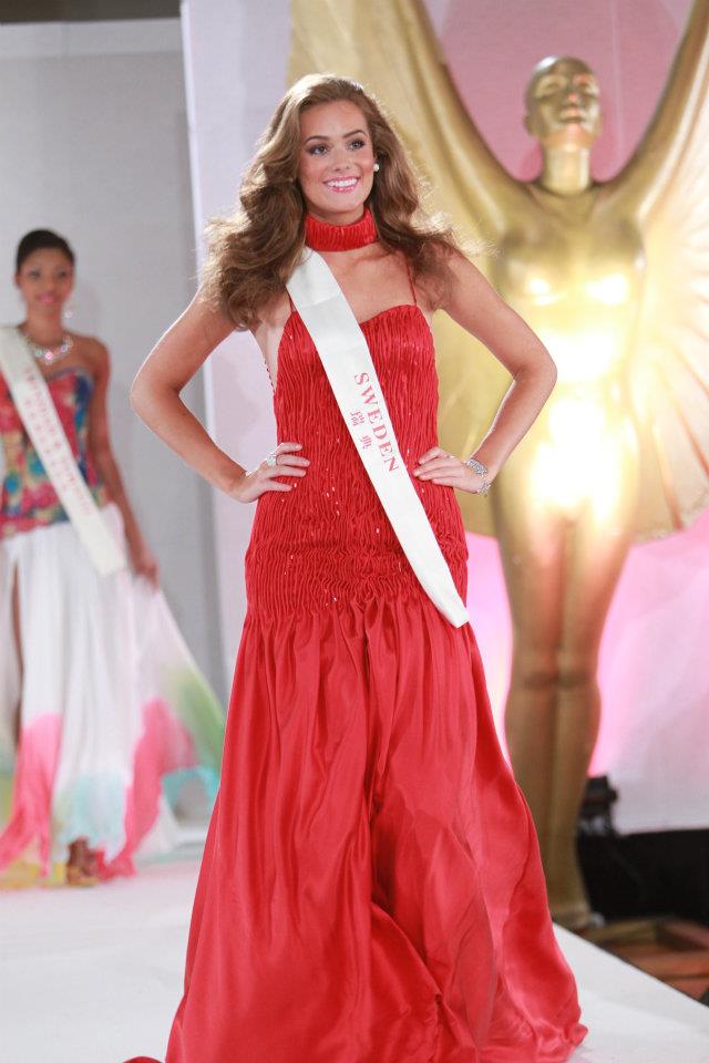 Miss World 2011 Top Model 12.jpg