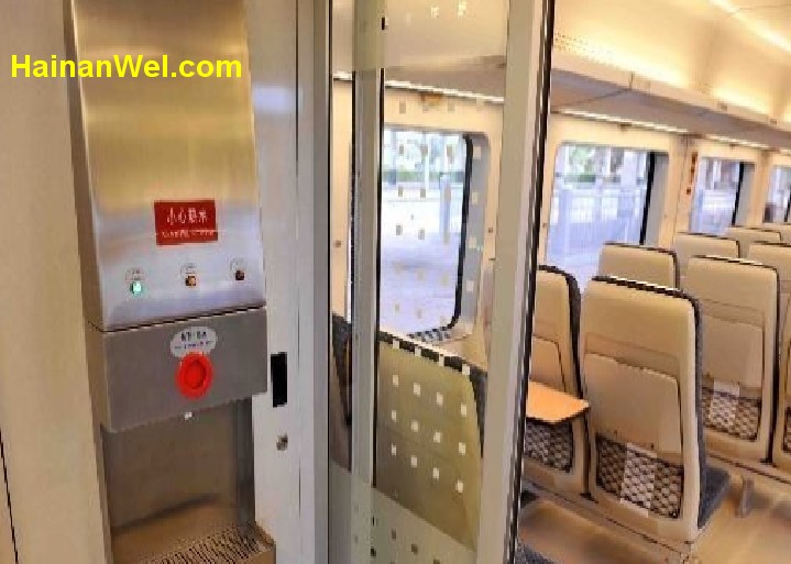 High-speed train Haikou-Sanya 13.jpg