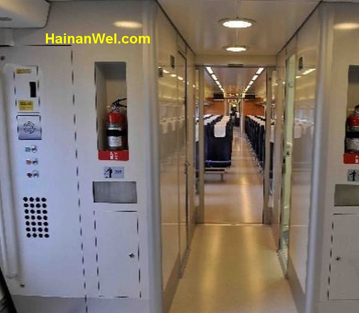 High-speed train Haikou-Sanya 9.jpg